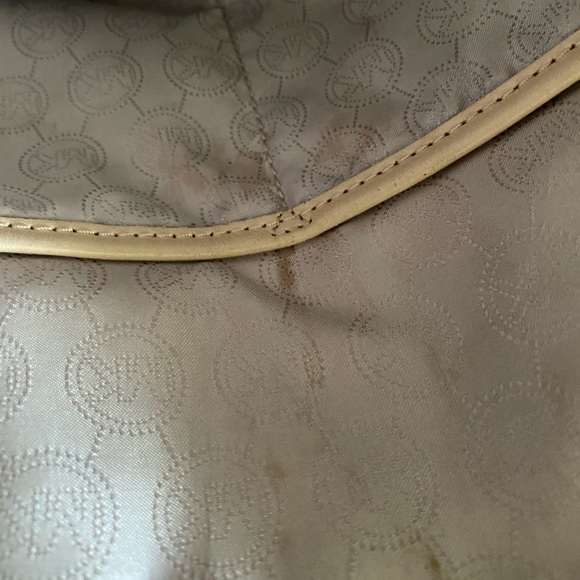 Michael Kors Jet Set Tote - Picture 8 of 8